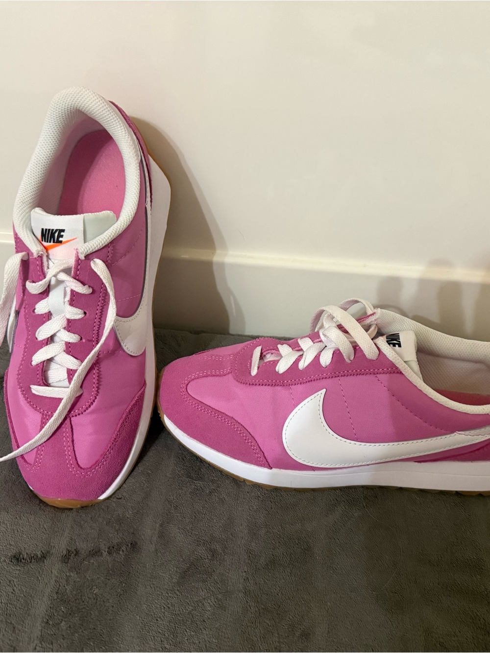 Nike Women's Pink and White Low-Top Sneakers